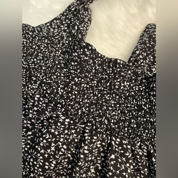 Crop Floral Top with Tie Front and Adjustable Spaghetti Strap - Picture 5 of 8